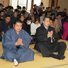 芝田山親方(右)と弟子の浜田山さん