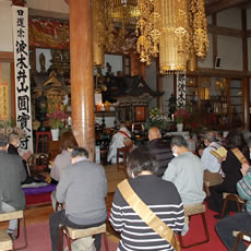 波木井山円実寺でも新年の初祈禱を受けました