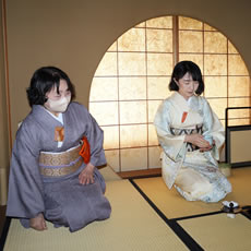 半東の加藤和子さん(左)